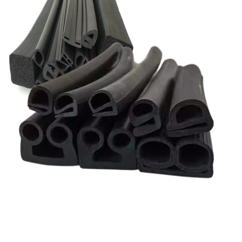 Ron cao su đệm giúp ngăn hơi lạnh thoát ra, chống hiện tượng ngưng tụ và bám sương trên bề mặt cửa. Đảm bảo môi trường kho luôn khô ráo, ổn định và tiết kiệm điện