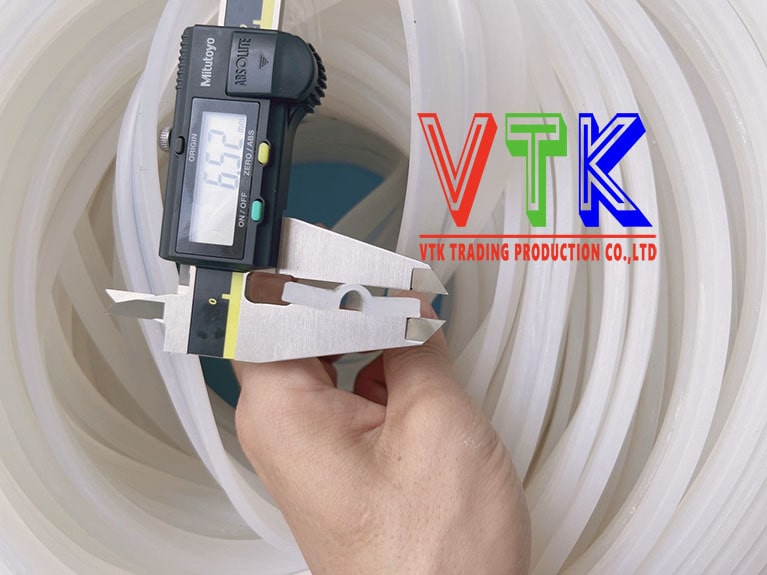 06 dia chi ban ron cao su chu d mau den o tinh son la 04 min