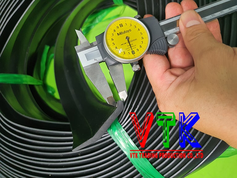 106 ron cao su cua kho dong lanh o tinh thua thien hue 04 min