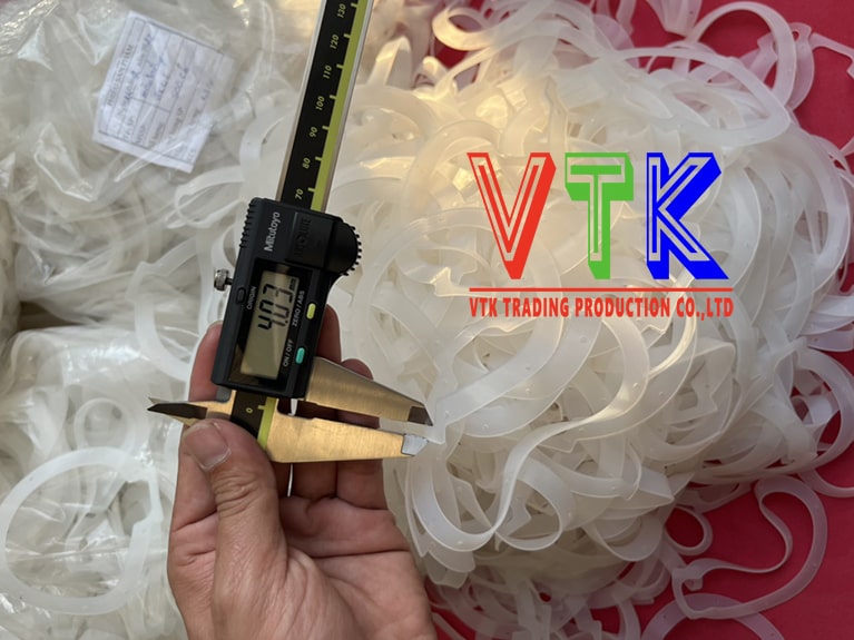 106 ron cao su cua kho dong lanh o tinh thua thien hue 05 min