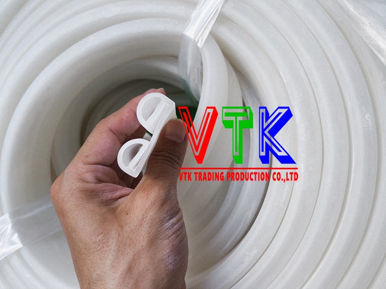 108 ron cao su cua thung xe quang nam 04 min