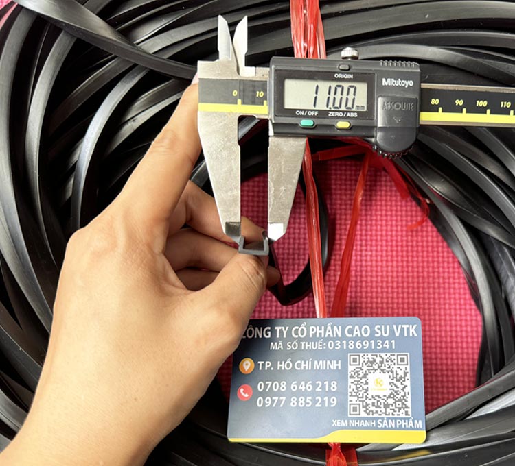 ron-cao-su-epdm-chu-u-11x6x1-5-khe-8mm