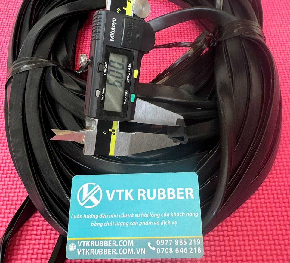 gia-cong-gioang-cao-su-chat-luong-cao-cao-su-epdm-silicone-nbr-chiu-dau