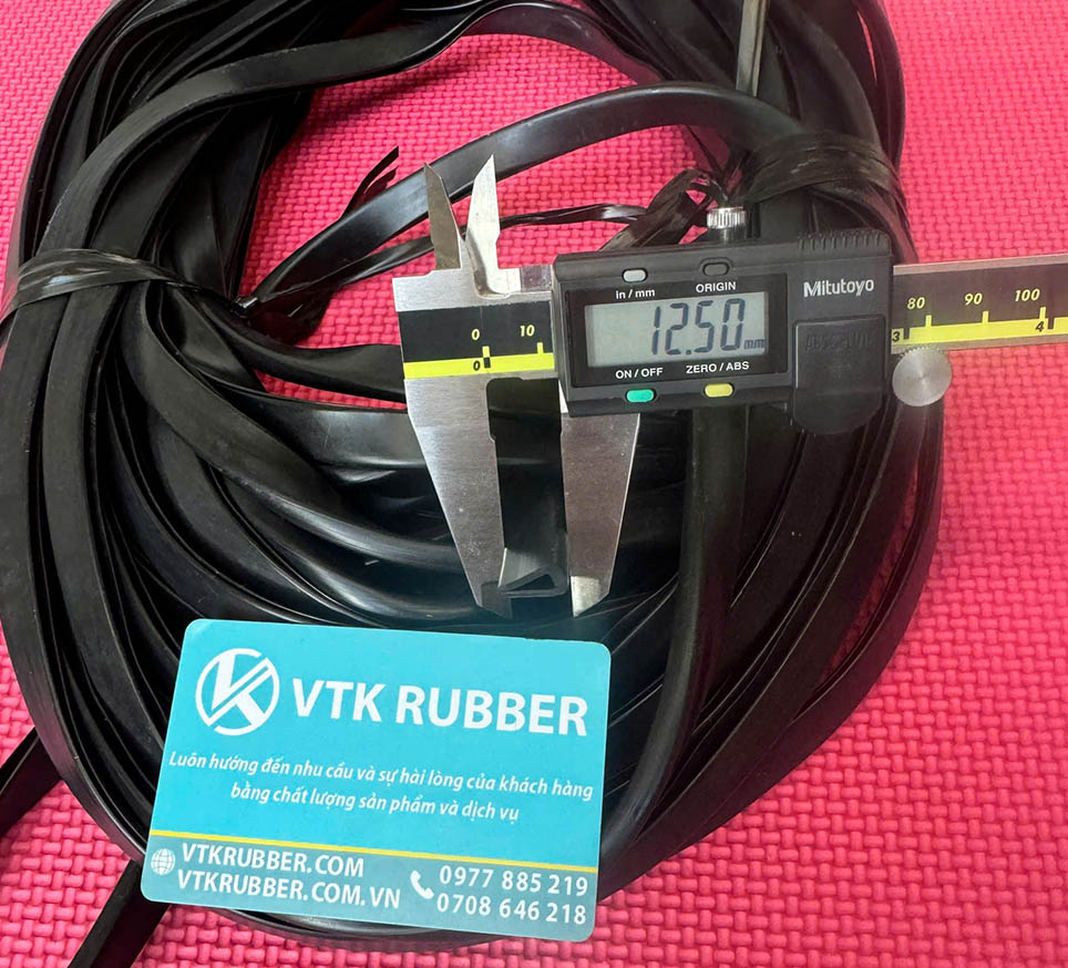 gia-cong-gioang-cao-su-chat-luong-cao-cao-su-epdm-silicone-nbr-chiu-dau