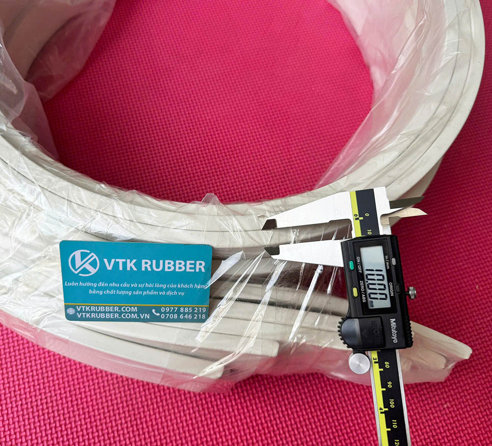 gia-cong-gioang-cao-su-chat-luong-cao-cao-su-epdm-silicone-nbr-chiu-dau