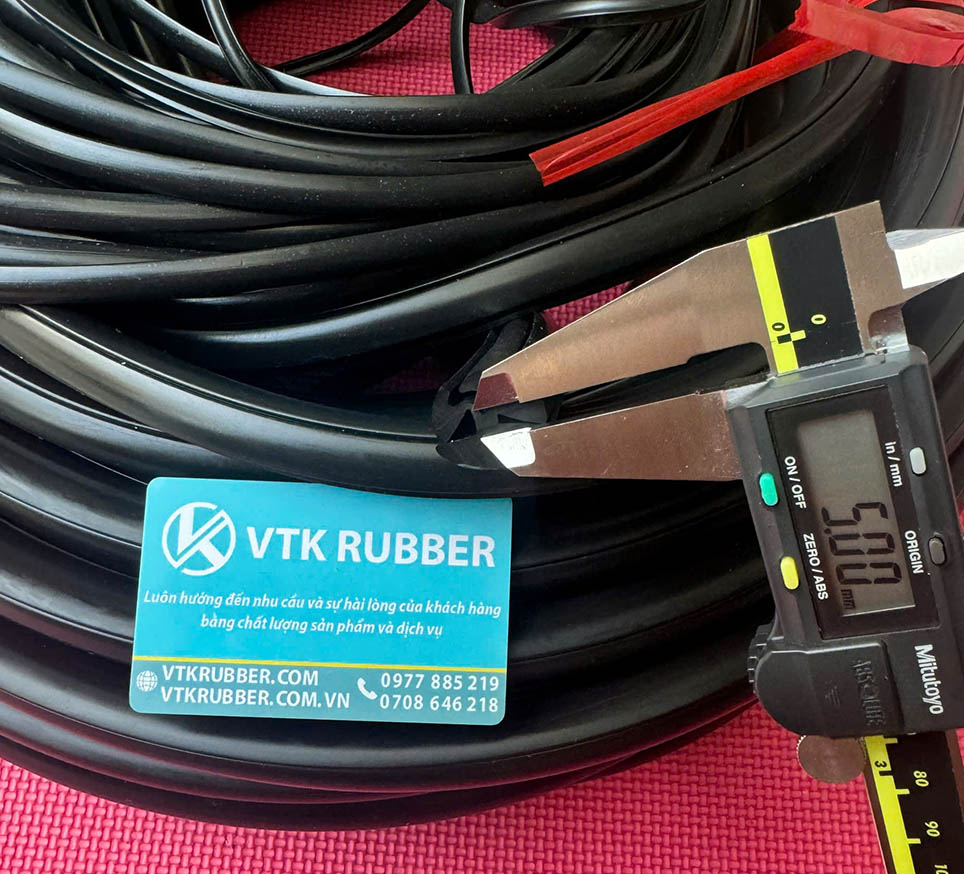 gia-cong-gioang-cao-su-chat-luong-cao-cao-su-epdm-silicone-nbr-chiu-dau-6