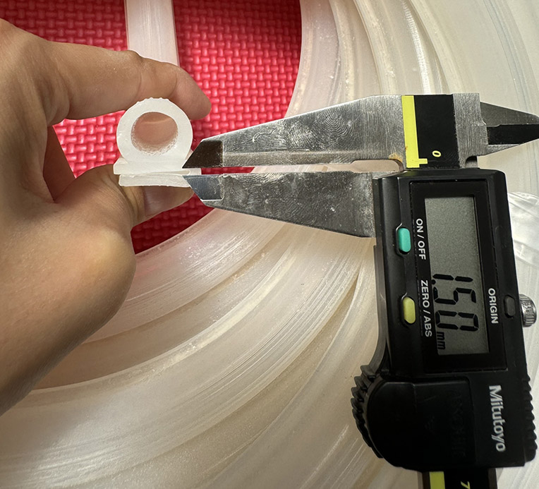 gioang-ron-chiu-nhiet-chu-e-dung-cho-cua-lo-lo-nuong