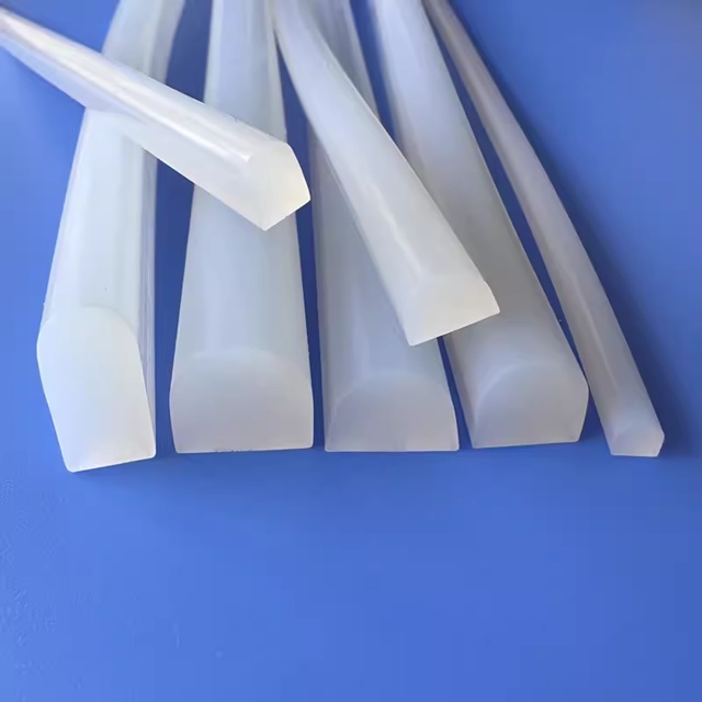 Nhận sản xuất gioăng chữ D silicon theo mẫu và kích thước yêu cầu. Hàng được kiểm định kỹ lưỡng, đảm bảo độ kín khít và tuổi thọ cao khi sử dụng