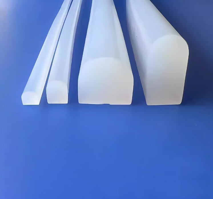 Sản phẩm chịu được nhiệt độ cao, đàn hồi tốt, chống thấm nước và bụi, phù hợp cho cửa lò hơi, máy móc, thiết bị công nghiệp và dân dụng