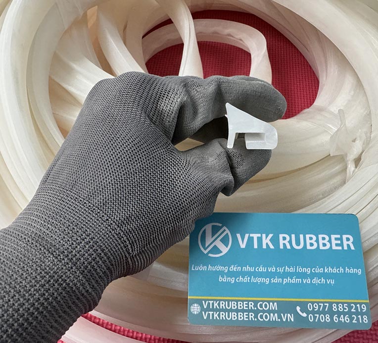 Gioăng silicon chịu nhiệt cao, dùng cho nẹp kính, cửa lò, tủ điện. Sản phẩm có độ đàn hồi, chống thấm nước và chịu được nhiệt độ 200°C, bền dẻo, tuổi thọ cao