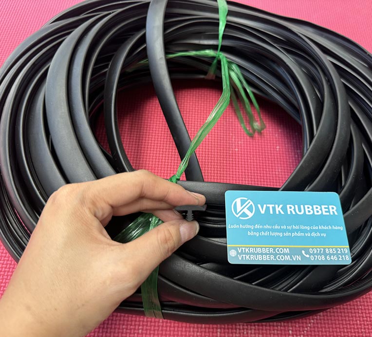 Dùng cho tủ điện công nghiệp, ron chữ T ngăn ẩm, chống bụi và cách điện an toàn