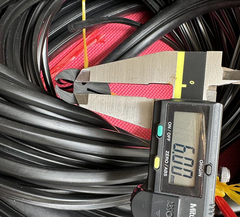 Làm từ cao su EPDM cao cấp, ron chữ K chịu tia UV, ozone, không nứt gãy dù sử dụng lâu ngoài trời