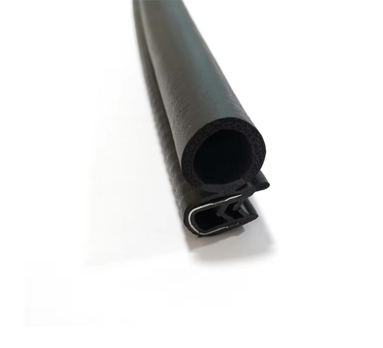 Chịu được môi trường khắc nghiệt, ron XK giúp bảo vệ mép cửa container, giảm rung và chống nước tuyệt đối