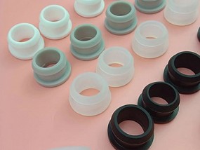 ron-silicone-ep/351-nap-cao-su-day-gan-lo-luon-day-cap-dien-o-long-an-min_1675523839.jpg